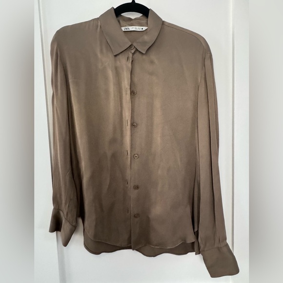 Zara Women's Taupe Button Down Shirt - Picture 4 of 6